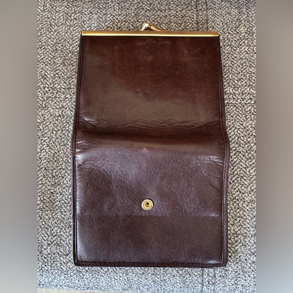 Bally Two-Tone Leather Kiss-lock Wallet - Picture 11 of 14
